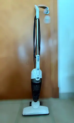 Corded stick vacuum cleaner — lightweight, working condition