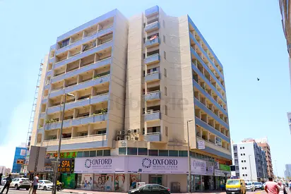 COUPLE PARTITION-AL ROLLA BURDUBAI