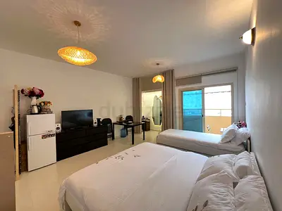 Cozy family room 3-6 mems | private balcony | sharing flat | dedicated toilet (not attached)