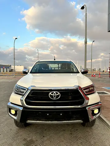 2026 Toyota Hilux Double Cab Top 2,7L V4 AUTO 4*4 - GCC Specs - Brand New!