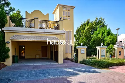 Arabian Villas | Landscaped Garden | Spacious
