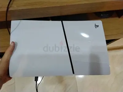 White PlayStation 1TB 5 Slim disk version (very clean never opend with original box)