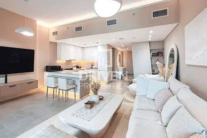 Corner Unit | Newly Renovated | Ready to Move in