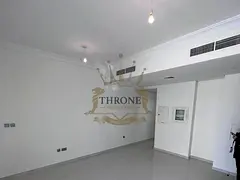 Vacant | Single Row | Well Maintained | R2EM