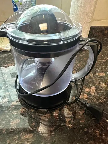 Electric Citrus Juicer from mienta