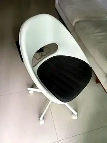 White modern swivel office chair with black cushion - great condition