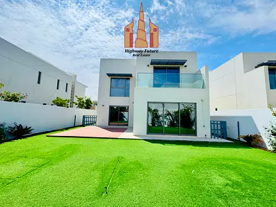 SPACIOUS LUXURIOUS 4BHK TOWN HOUSE VILLA MAIDS LAUNDRY STORE &GARDEN SL