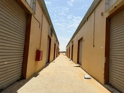 مستودع بالصجعة مساحه 1000قدم ايجار 49.000درهم