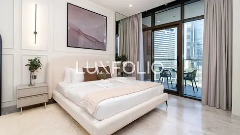 CLASSY MODERN STUDIO BUSINESS BAY AVAILABLE NOW
