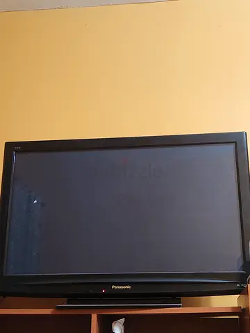 Panasonic flat panel TV — working condition with remote.
