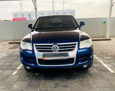 Volkswagen Touareg lady driven