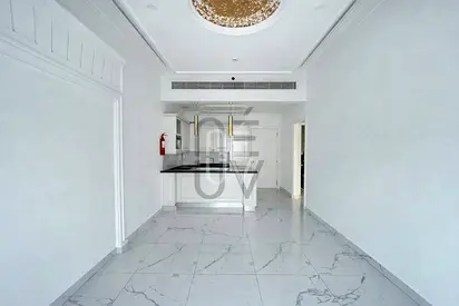 Spacious 1BR | Bright Layout | Fitted Kitchen
