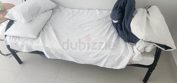 Metal bed Coat for sale only 50 dhs