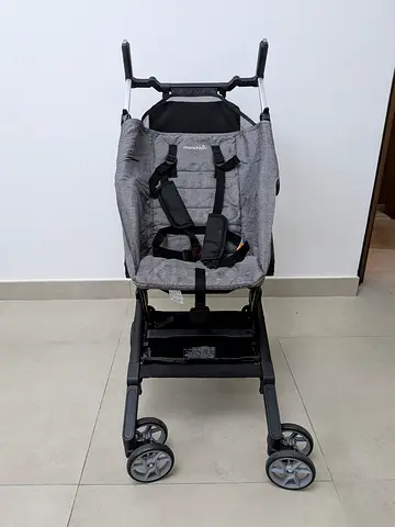 Munchkin Sparrow Ultra Compact Stroller, Lightweight, 5 Point Safety Harness
