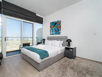 Stylish Studio Living in the Heart of JVC AVAILABLE NOW