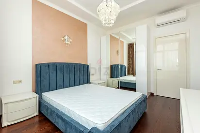 Blue King Size velvet bed frame For Sale