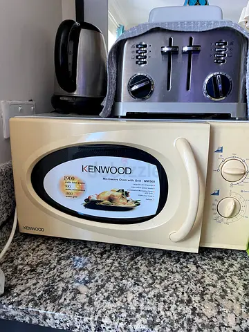 Kenwood Microwave MW560