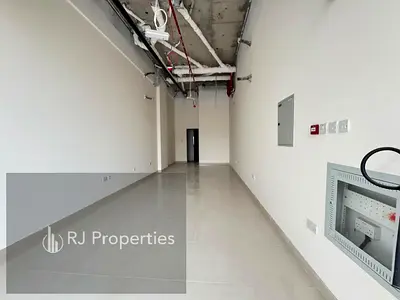 30 days free luxury brand new shop very prime lecation business area ready to move only jest 85k