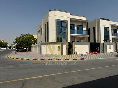 Villa directly from the owner, personal finishing, on a main street, close to all services, freehold ownership for all nationalities and without down