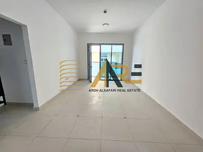 1 BHK شرفة خزائن غرفة رئيسية جاهزة