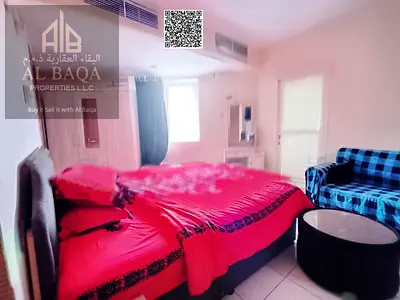 استوديو واسع مفروش متاح للإيجار بالقرب من شاطئ كورنيش عجمان، يشمل جميع الفواتير وخدمة الواي فاي، مع شرفة.