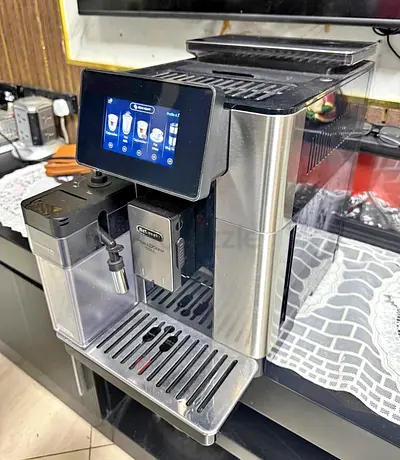 DeLonghi Fully Automatic Espresso Machine with Milk Frother (Touchscreen)