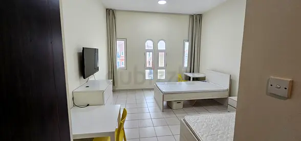 Twin Masterroom next to metro