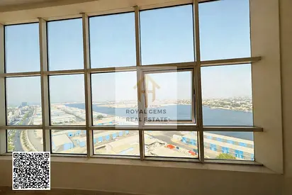 غرفة نوم رئيسية  مطلة ع البحر بمساحة واسعة في الاورينت + موقع حيوي + تملك حر 100% للجميع + خطة دفع ميسرة