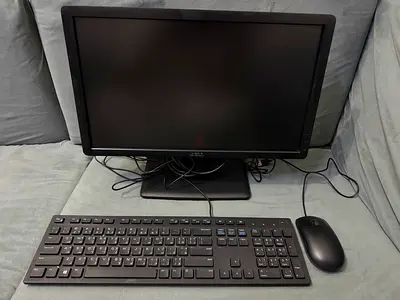 للبيع شاشة نوع ديل مع كيبورد وماوس ديل اصلي