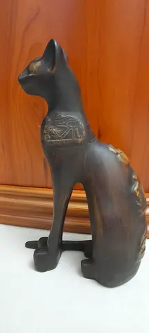 Egyptian cat figurine