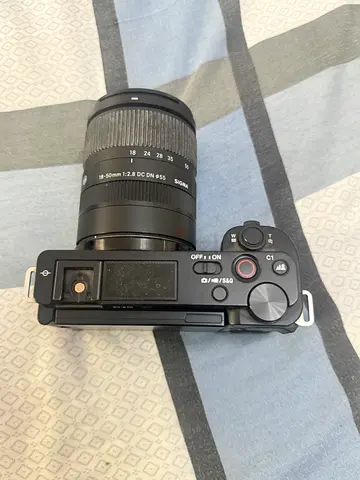 Sony ZvE10 with Sigma lens 18-50mm