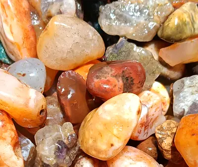 Premium Aquarium Red Stone Mix (large)1kg