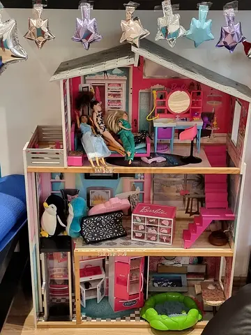 Good size Doll House 🏠 for sale 149 aed