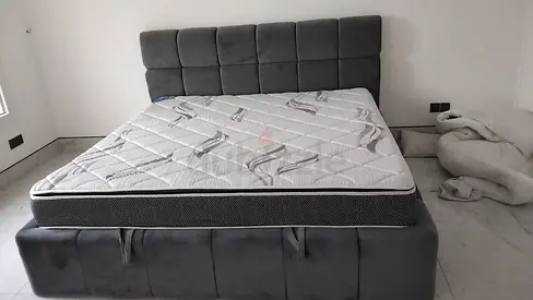 Selling high quality hydraulic Bed with mattress  available in brand new condition neat