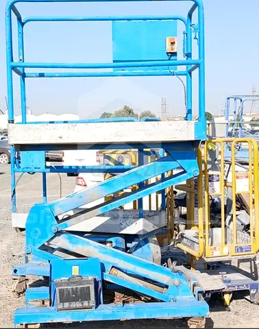 Compact electric scissor lift (working) — available now