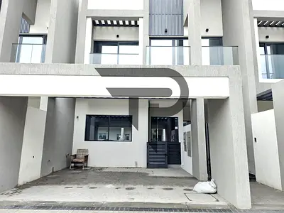 Spacious Townhouse 4+maid Al Furjan west