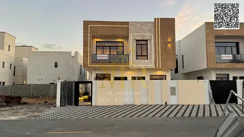 A villa with personal finishes, including electricity, water and air conditioning, located on a main street, close to all services, freehold ownership