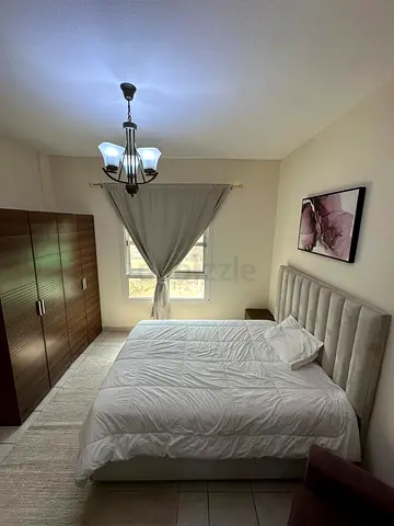 Master room for rent mirdif only ladies