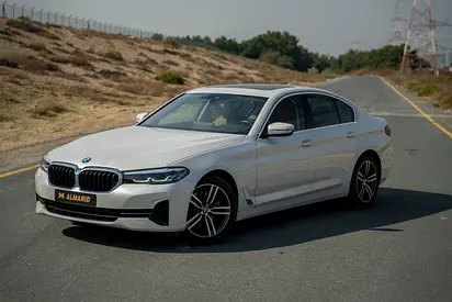 BMW 520i Joy Edition – 2022 | FULL SERVICE HISTORY GCC | 101,984 KM | AED 95,000