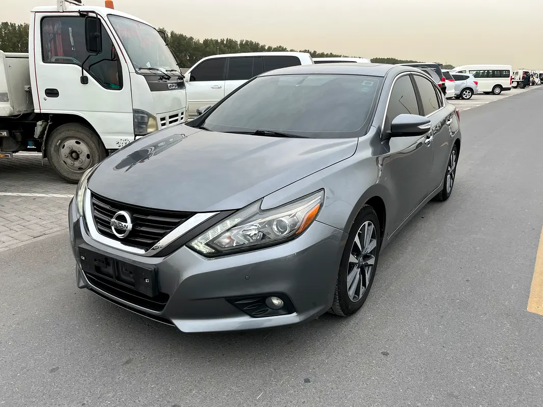 Nissan Altima 2017 — photo 1 of 11