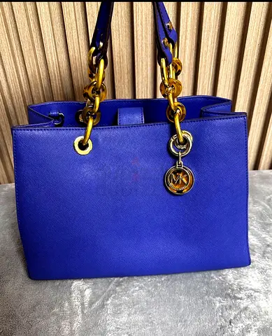 Preloved Authentic Michael Kors two way bag