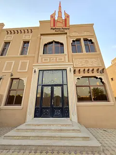 Like brand new luxury 5 bedroom villa central ac big hall All master room wardrobes parking 120k