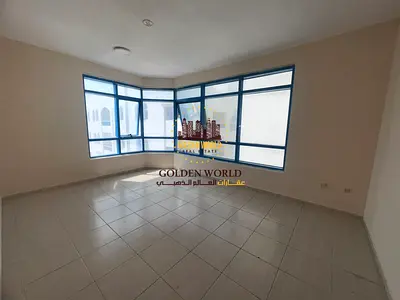 شقة غرفة وصالة بإطلالة بانورامية مفتوحة، مساحة كبيرة، مطبخ بإطلالة، خزائن بالحائط، جيم متوفر بسعر 34,000 درهم سنوياً