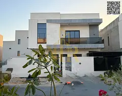 A villa with personal finishes, including electricity, water and air conditioning, located on a main