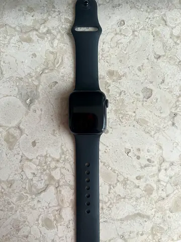 Apple Watch Series 4 40mm with Black Sport Band