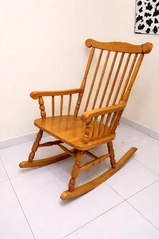 Solid Wood Rocking Chair (Good Condition)