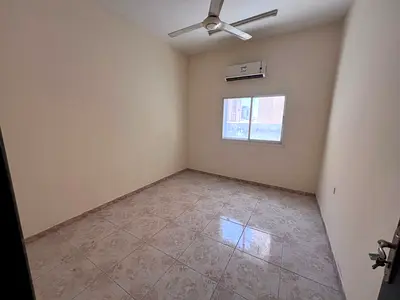 استوديو _ الروضه 3 عجمان _ تكييف اسبليت _ سكن عائلات _ مطبخ منفصل _ مساحه كبيره