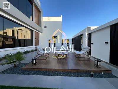Villa with roof for sale, negotiable price, close to amenities, freehold ownership for all nationalities