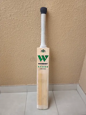 Grade 2 English Willow Cricket Bat with 12+ Grains