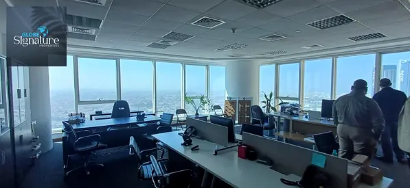 Panoramic | Bright | Corner High Floor | Office